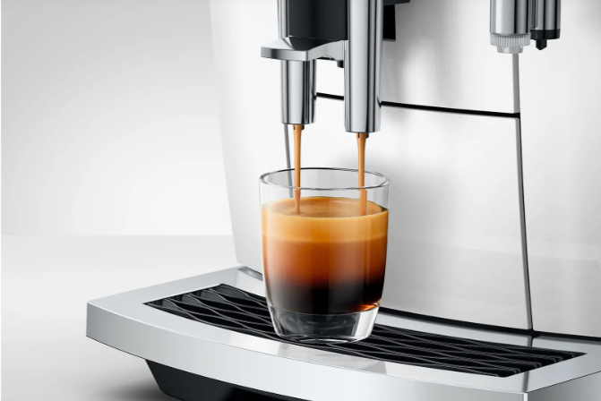 Jura Kaffeevollautomat E8 Piano White (SD) 15748 inklusive Starterpaket Zemp AG*