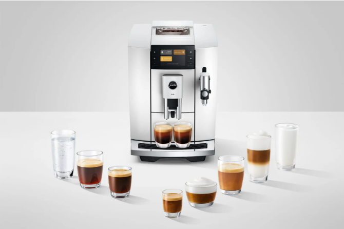 Jura Kaffeevollautomat E8 Piano White (SD) 15748 inklusive Starterpaket Zemp AG*