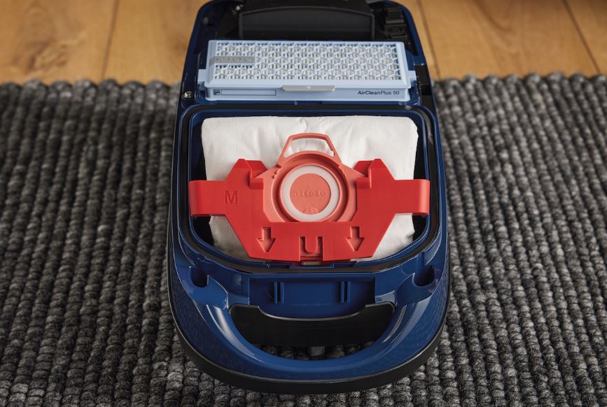 Miele Staubsaugerbeutel HyClean Pure FJM à 4 Stück + 2 Filter