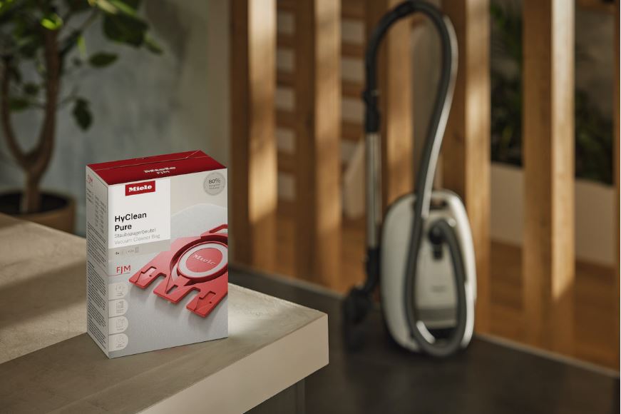Miele Staubsaugerbeutel HyClean Pure FJM à 4 Stück + 2 Filter